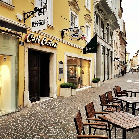 Ferienwohnung Himmelberg 80M2 In Der Altstadt Und Toll Fuer Familien Klagenfurt am Woerthersee Exteriér fotografie